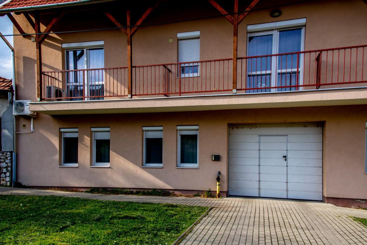 אגר Family Residence מראה חיצוני תמונה